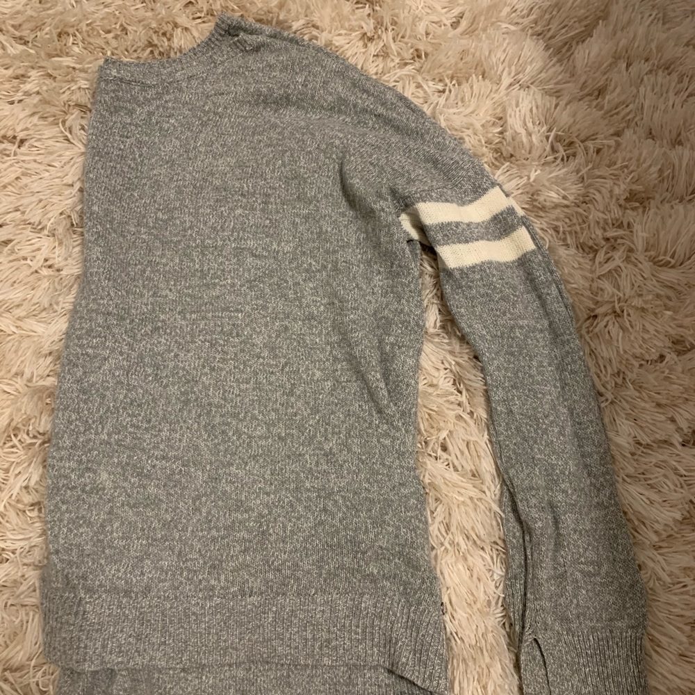 Gray American Eagle sweater